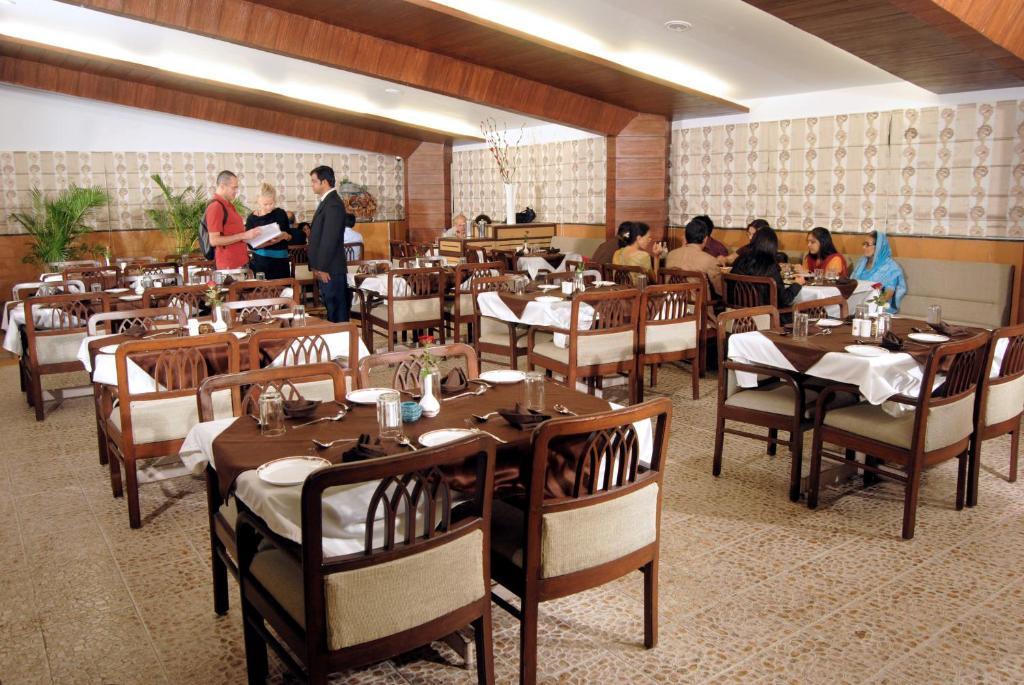 The Ambience Hotel Пюн Екстериор снимка